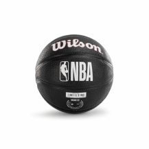 М'яч баскетбольний Wilson NBA TEAM TRIBUTE MINI BLACK CHI BULLS size 3 Wilson - фото 4